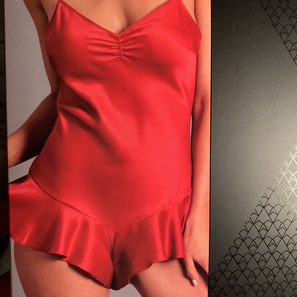 Red sleeping Romper - Picture 4 of 12